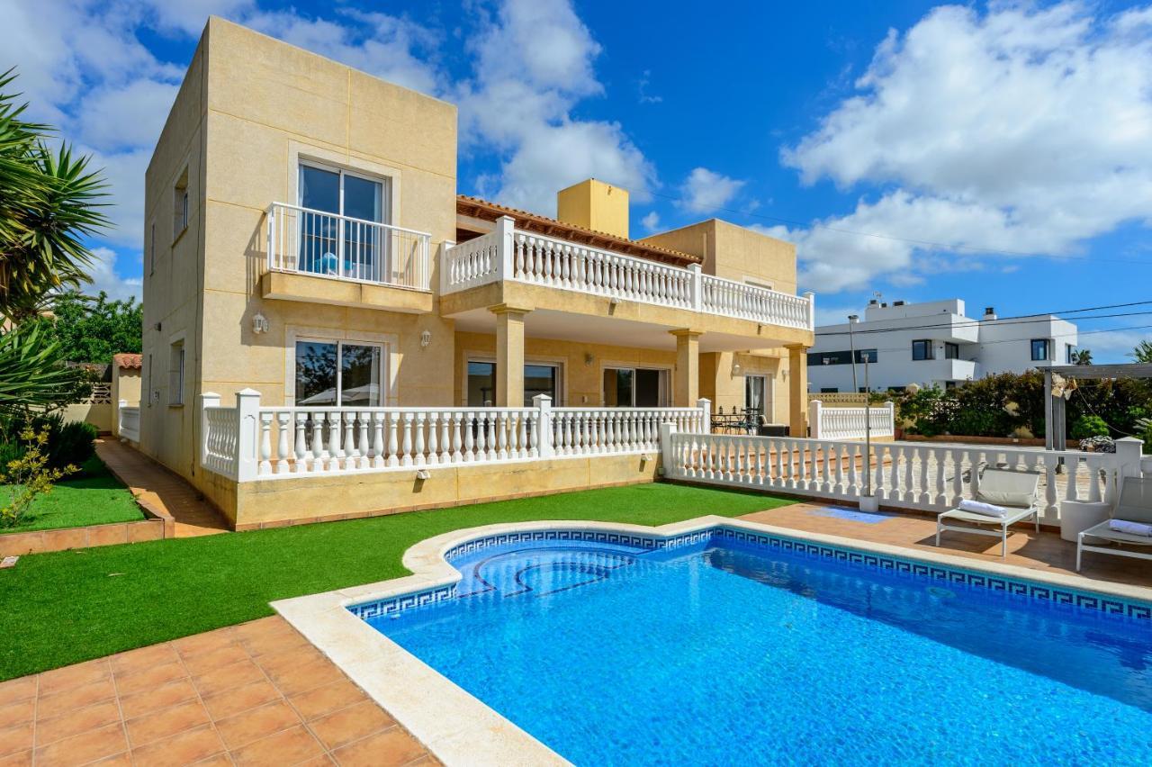 Villa Next To Playa Bossa Sant Josep de sa Talaia
